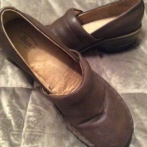GH Bass Clog Shoes-EUC. Like new. Brown.